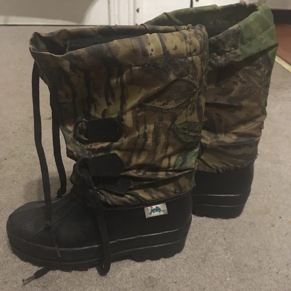 camo winter boots